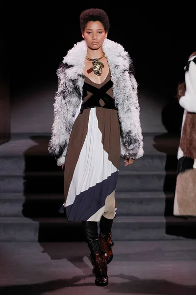 Look 17